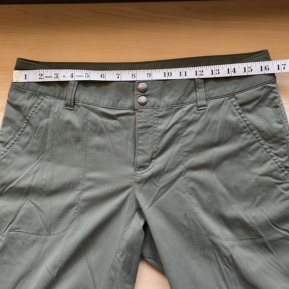 Columbia Women's Saturday Trail II Convertible Hiking Pants in Olive Grn 10 Reg - Picture 6 of 16